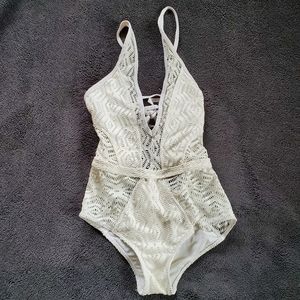 LinMeng One Piece Eyelet Swimsuit, Sz M